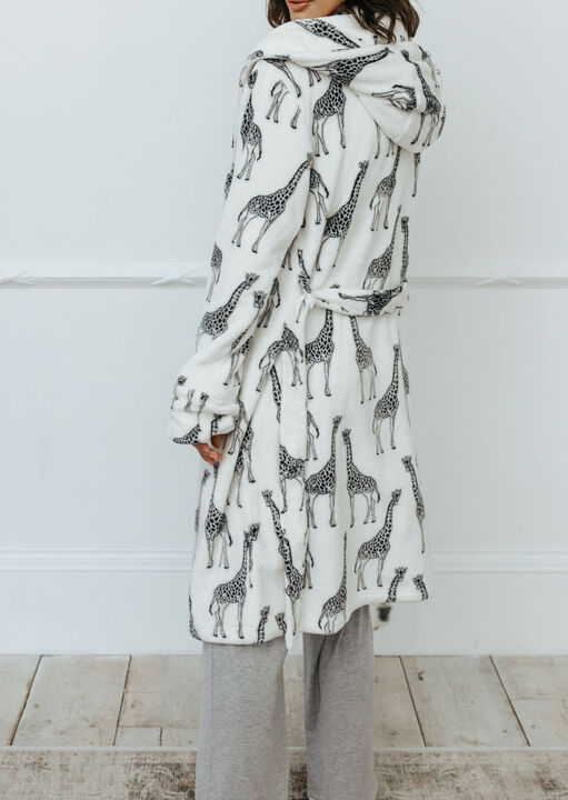 Giraffe Robe image number 2.0