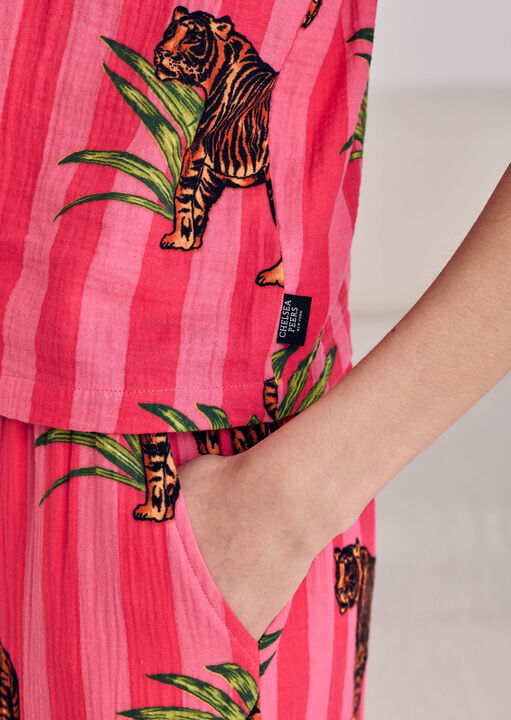 Tiger Stripe Short Sleeve Set image number 5.0