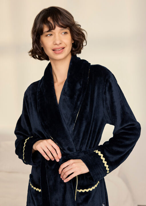 Chelsea Peers Good Night Cotton Embroidered Robe image number 3.0