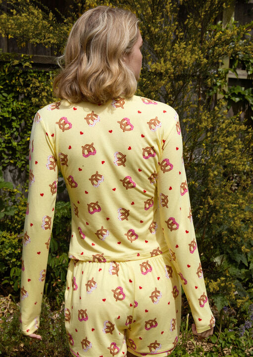 Urban Threads Pretzel Hearts Print Cardi Short Set image number 2.0