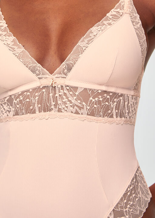 Louisa Ribbed Triangle Body image number 4.0