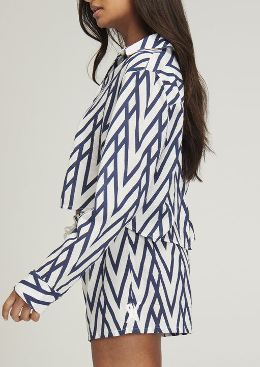 Deco Print Cropped Shirt image number 3.0