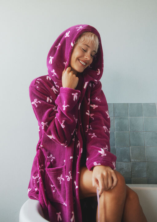 Urban Threads Bows Fleece Robe image number 0.0