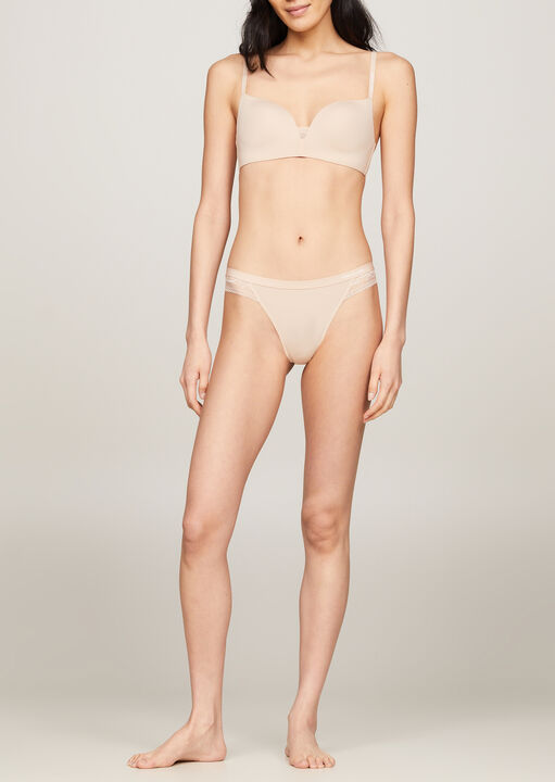 Tailored Comfort Wireless Push Up Bra image number 0.0