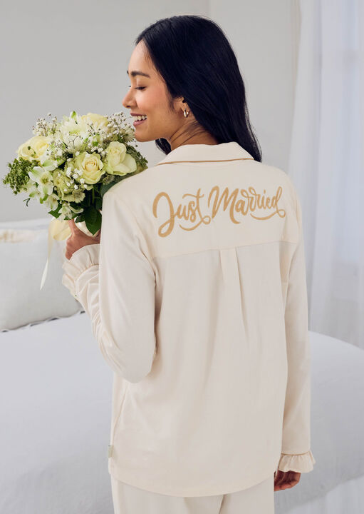 Just Married Revere Long Sleeve Set image number 1.0