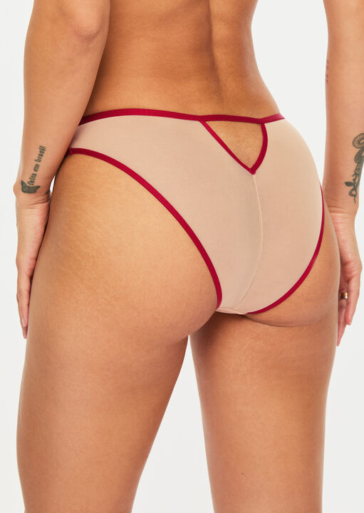 Enticement Brazilian image number 2.0