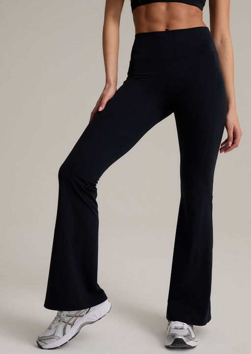 Soft Sculpt Flared Leggings image number 1.0
