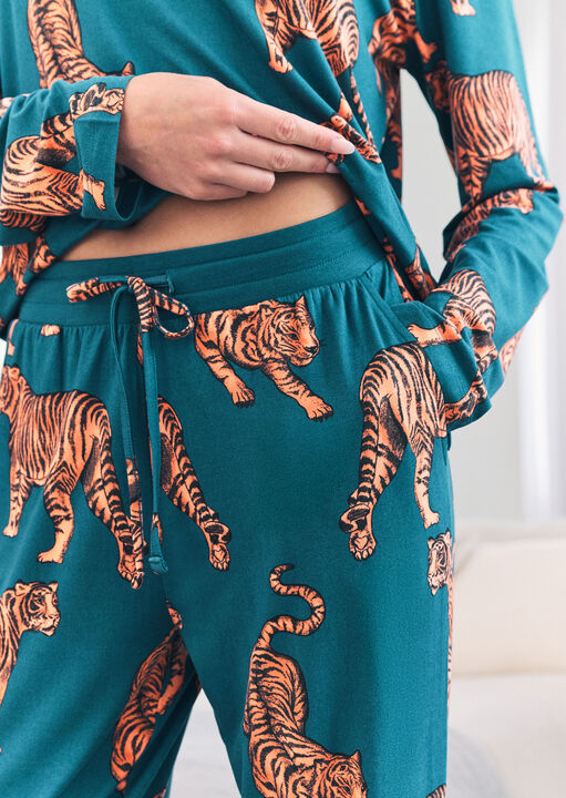 Tiger Print Long Sleeve Set image number 3.0