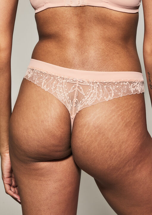 Louisa Thong image number 3.0