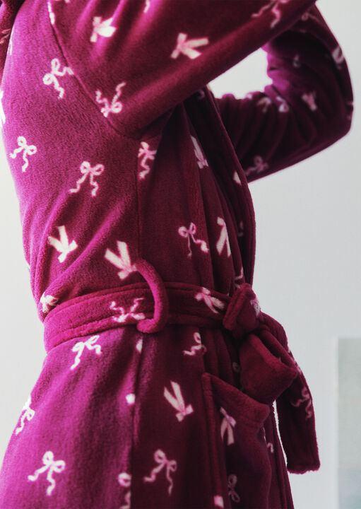Urban Threads Bows Fleece Robe image number 2.0