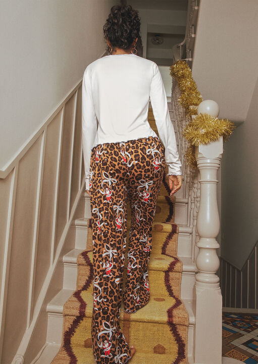 Urban Threads Leopard Santa Print Long Sleeve Pyjama Set image number 2.0