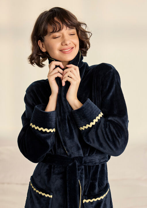 Chelsea Peers Good Night Cotton Embroidered Robe image number 1.0